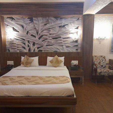 Hotel Mayur By Wb Inn Ulhāsnagar Екстериор снимка